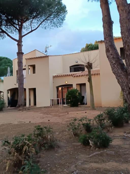 Studio Renove Dans Residence De Vacances Avec Grande Piscine Chauffee, Parking Et Terrasse Agde Exteriör bild