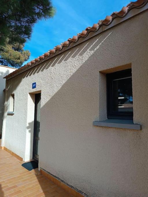 Studio Renove Dans Residence De Vacances Avec Grande Piscine Chauffee, Parking Et Terrasse Agde Exteriör bild