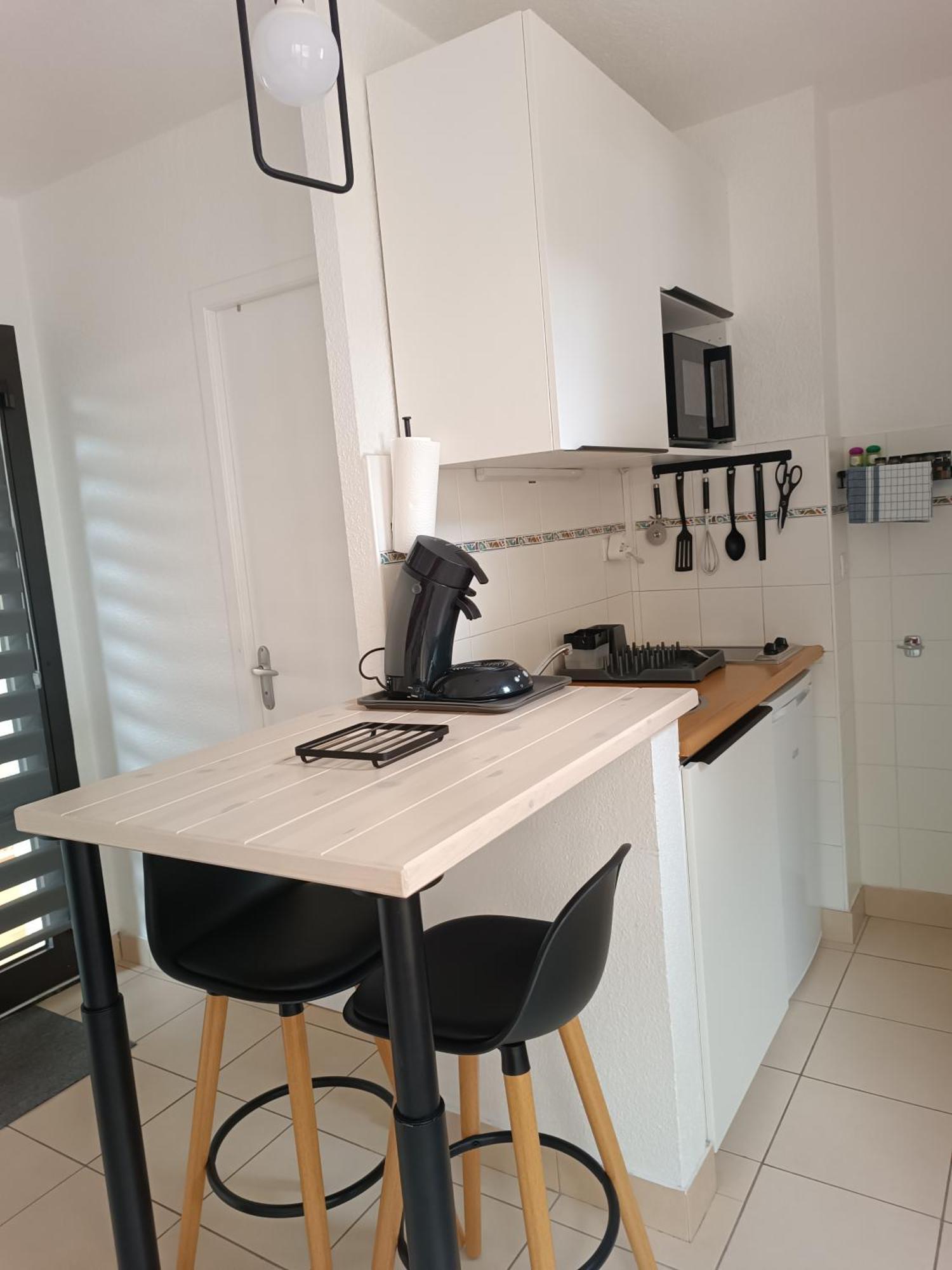 Studio Renove Dans Residence De Vacances Avec Grande Piscine Chauffee, Parking Et Terrasse Agde Exteriör bild