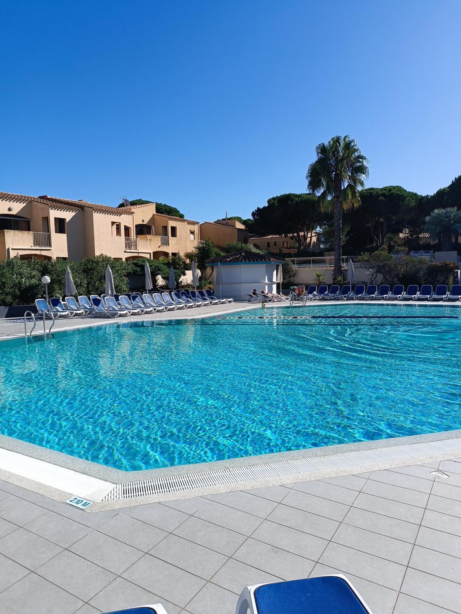 Studio Renove Dans Residence De Vacances Avec Grande Piscine Chauffee, Parking Et Terrasse Agde Exteriör bild