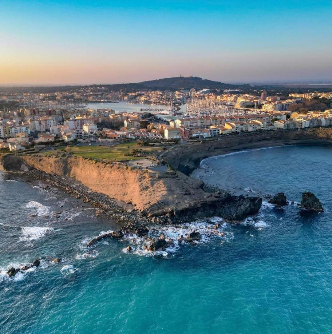 Studio Renove Dans Residence De Vacances Avec Grande Piscine Chauffee, Parking Et Terrasse Agde Exteriör bild