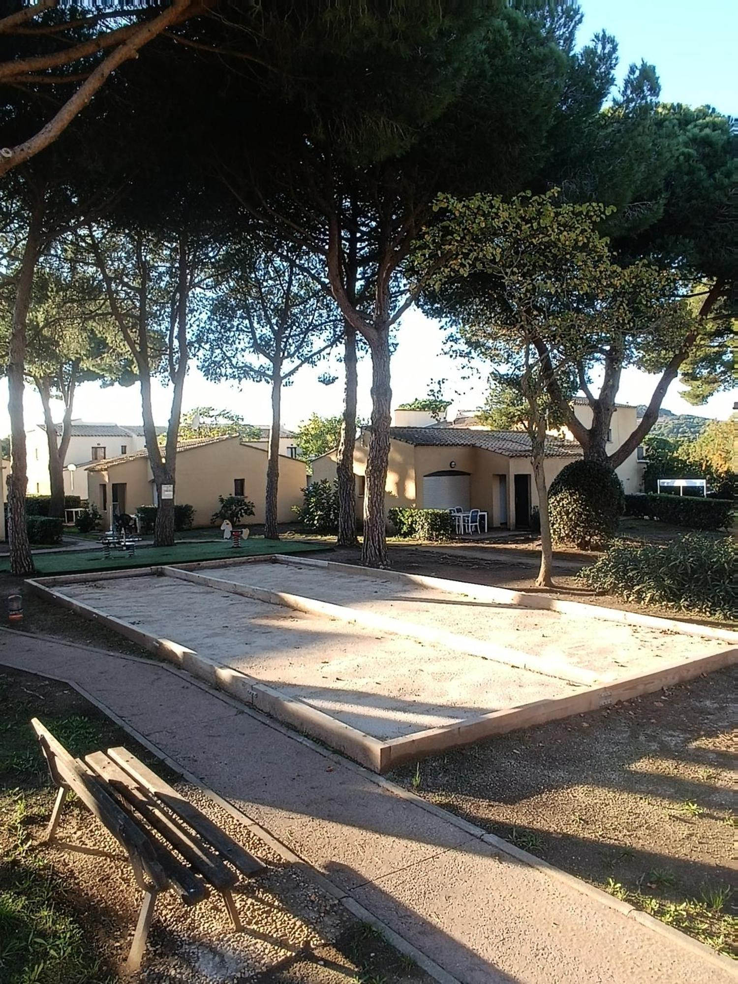 Studio Renove Dans Residence De Vacances Avec Grande Piscine Chauffee, Parking Et Terrasse Agde Exteriör bild